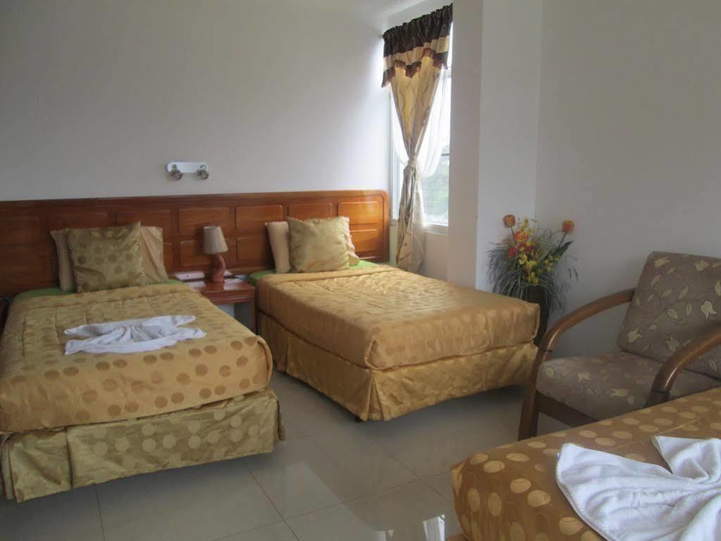 Hotel Dejavu Puerto Ayora  Buitenkant foto