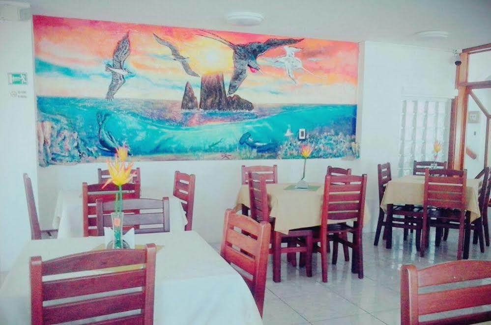 Hotel Dejavu Puerto Ayora  Buitenkant foto